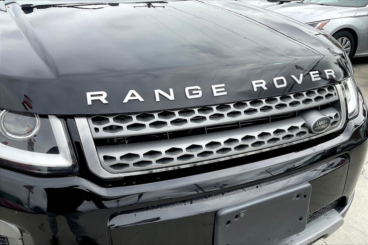 Used 2017 Land Rover Range Rover Evoque SE AWD/4WD image 27