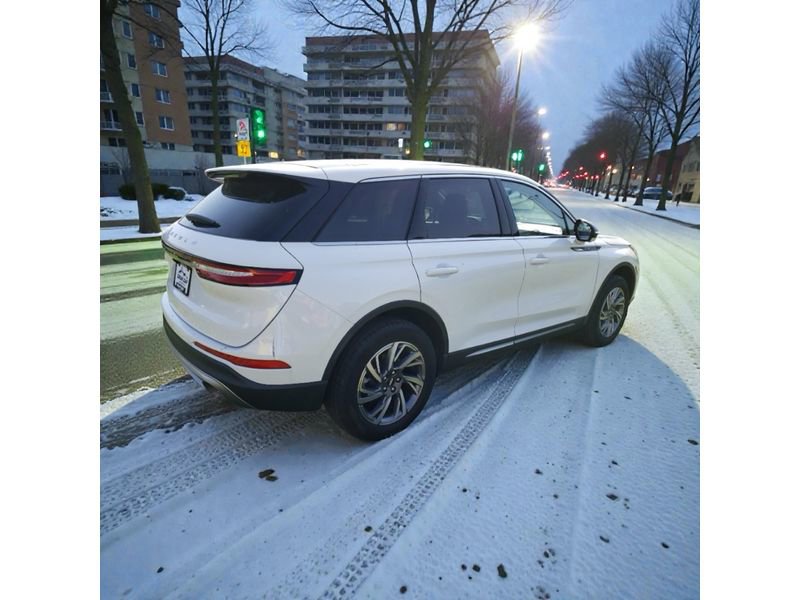 Used 2023 Lincoln Corsair AWD w/ Equipment Group 101A image 4