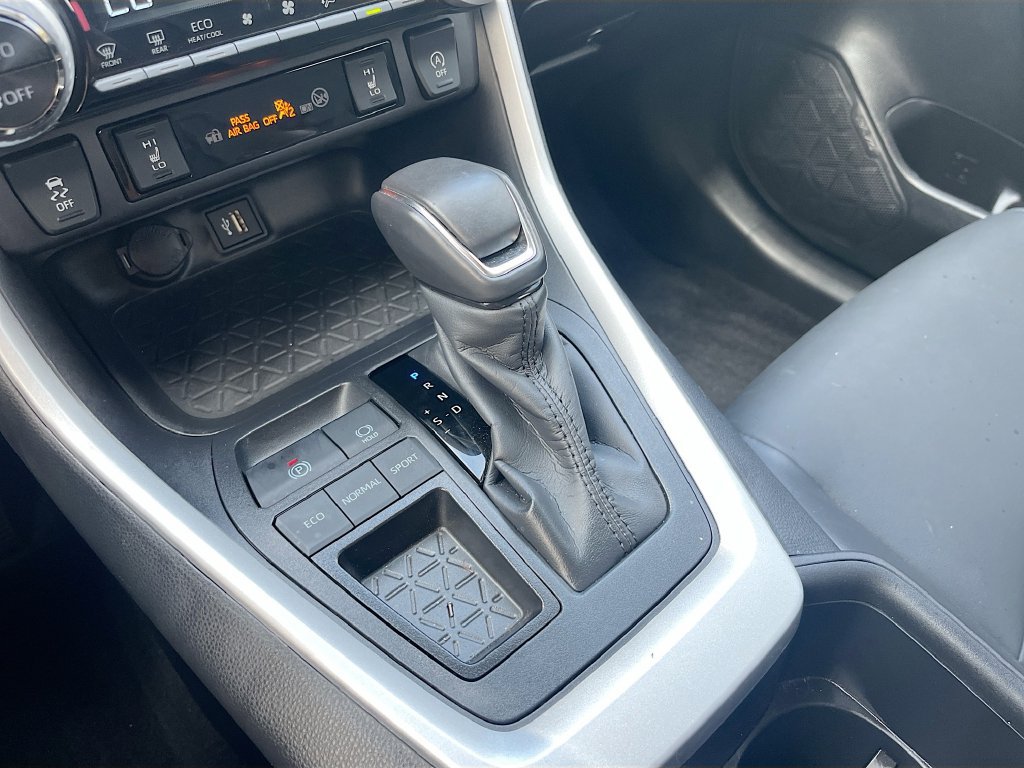 Used 2025 Toyota RAV4 XLE Premium w/ Weather Package FWD image 16