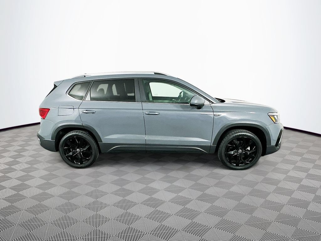 Used 2023 Volkswagen Taos SE w/ Black Wheel Package AWD/4WD image 13