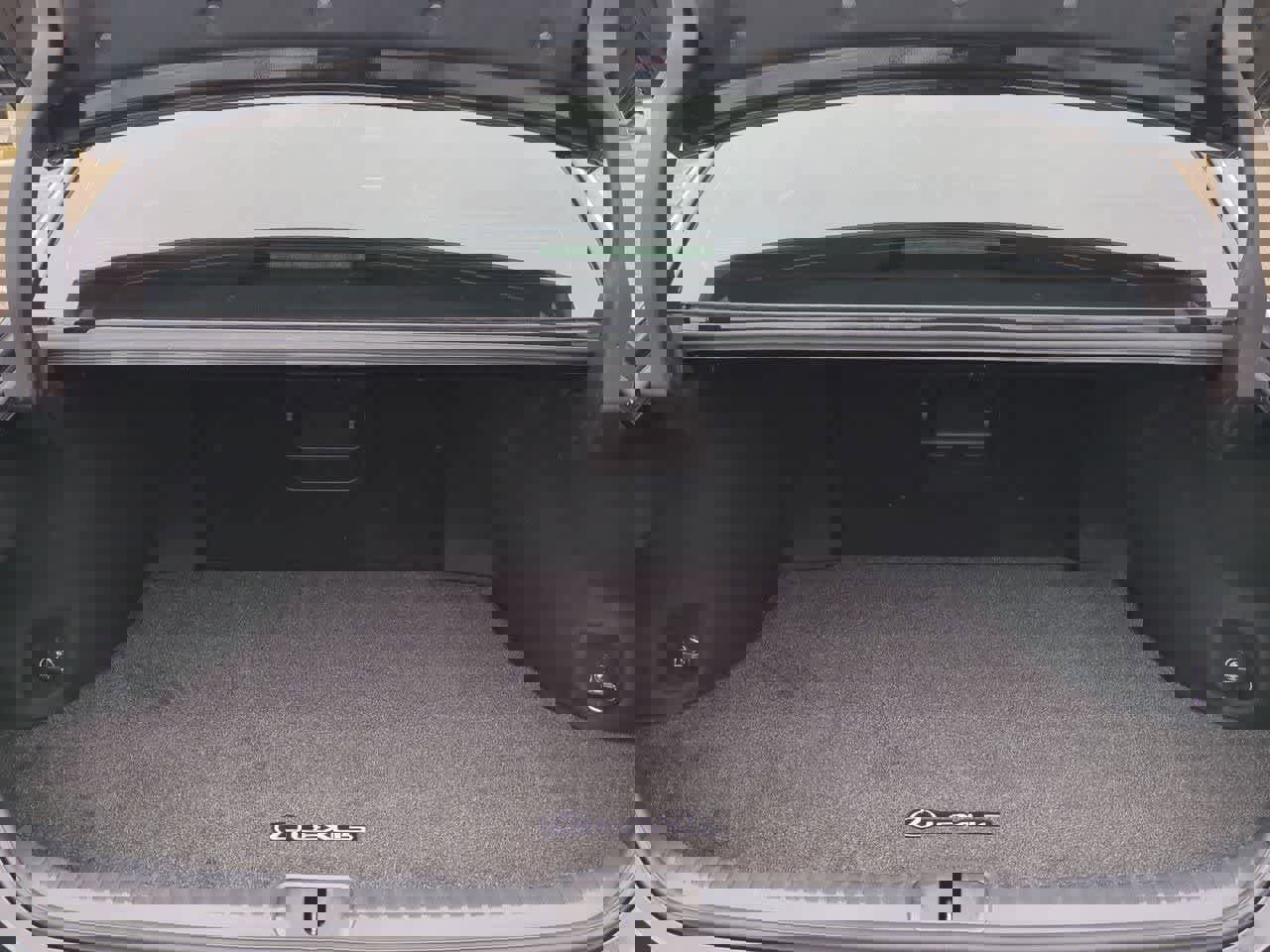 Used 2019 Lexus ES 350 Luxury w/ Accessory Package image 34