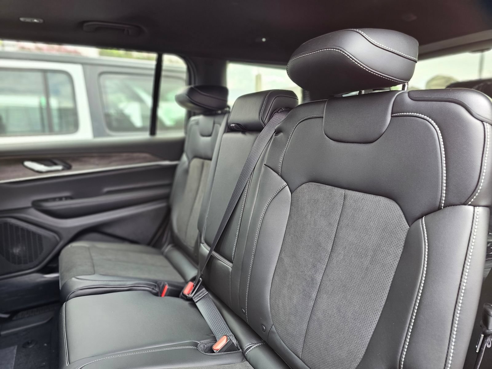 New 2026 Jeep Grand Cherokee L Altitude RWD image 22