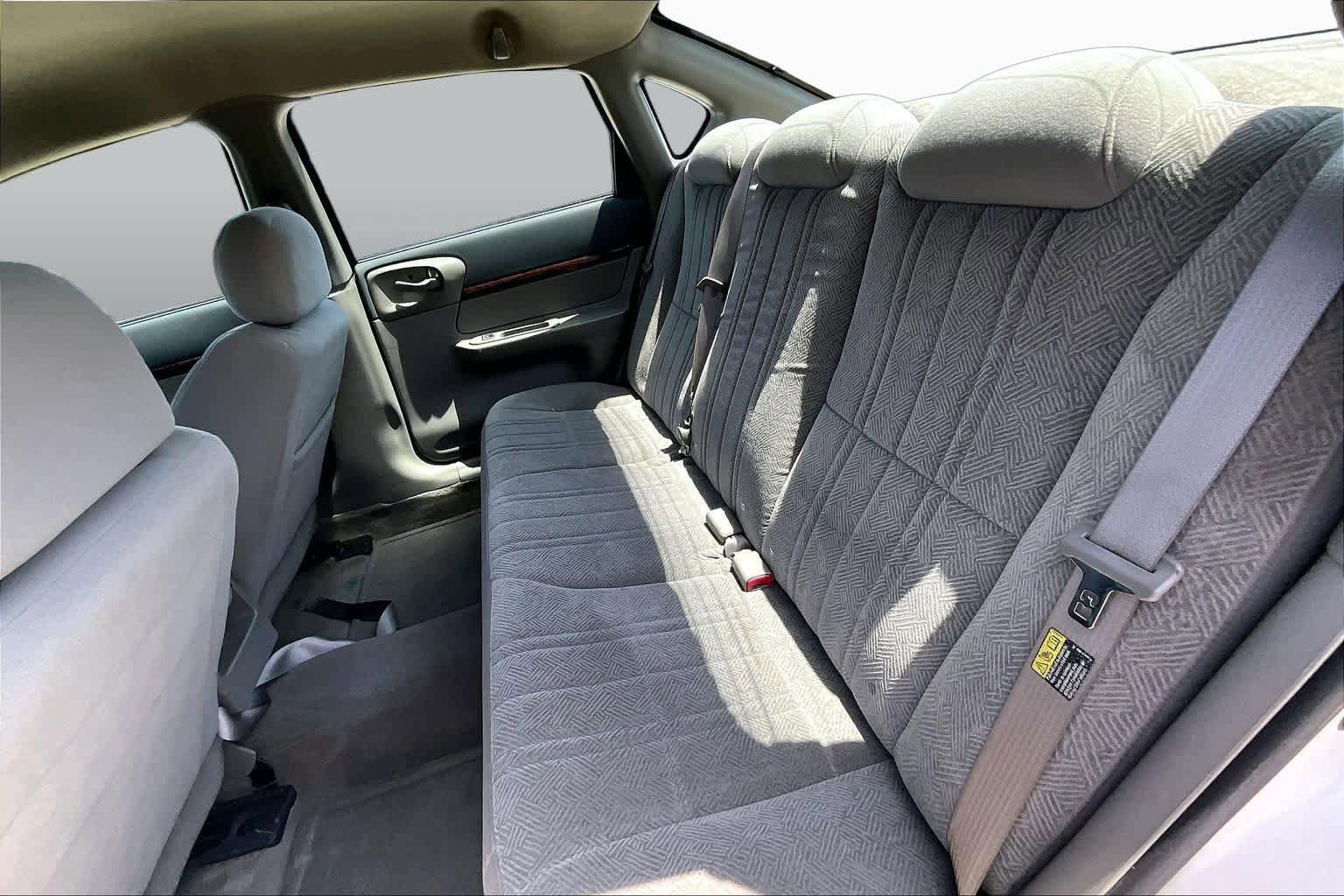 Used 2004 Chevrolet Impala FWD image 17