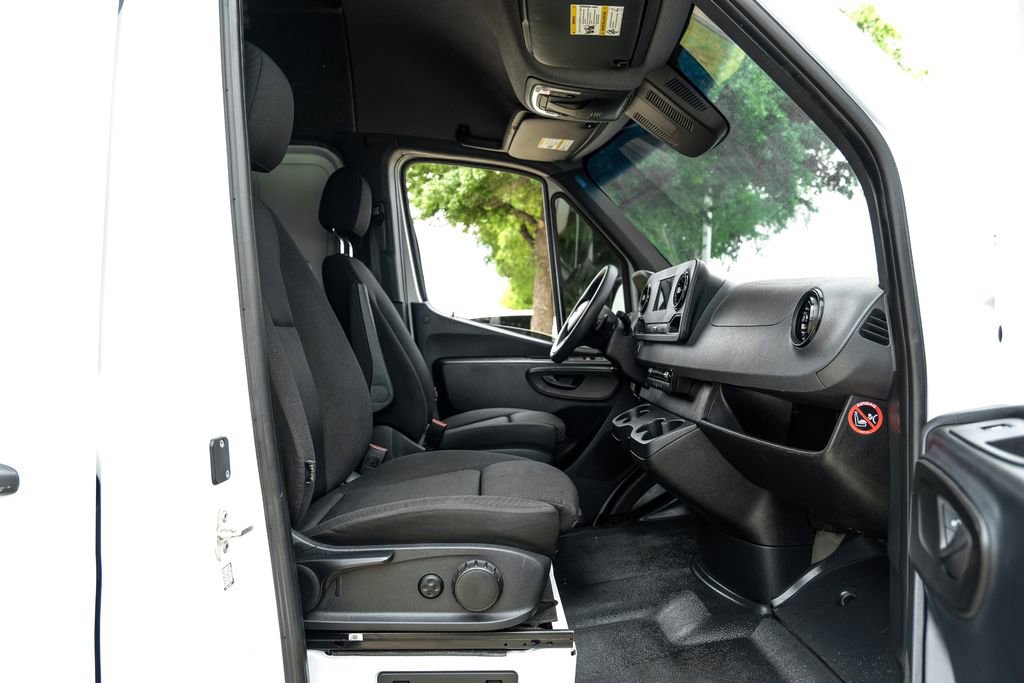 Used 2020 Mercedes-Benz Sprinter 2500 w/ Driver Convenience Package image 31