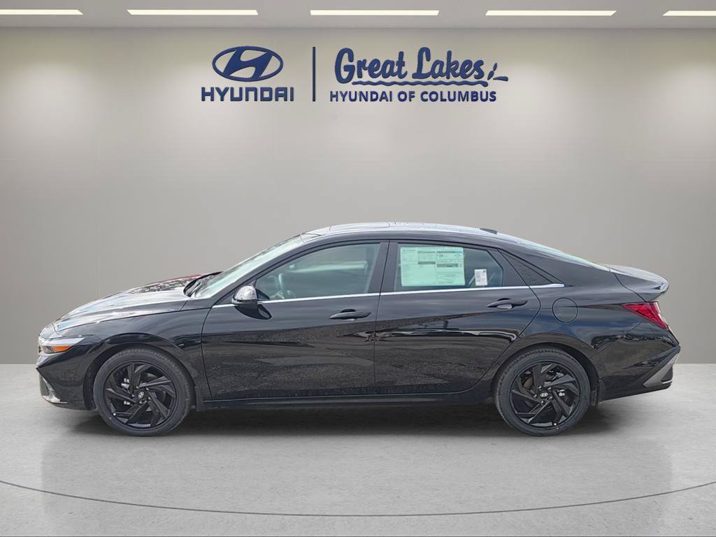 New 2026 Hyundai Elantra SEL Sport Premium FWD image 2