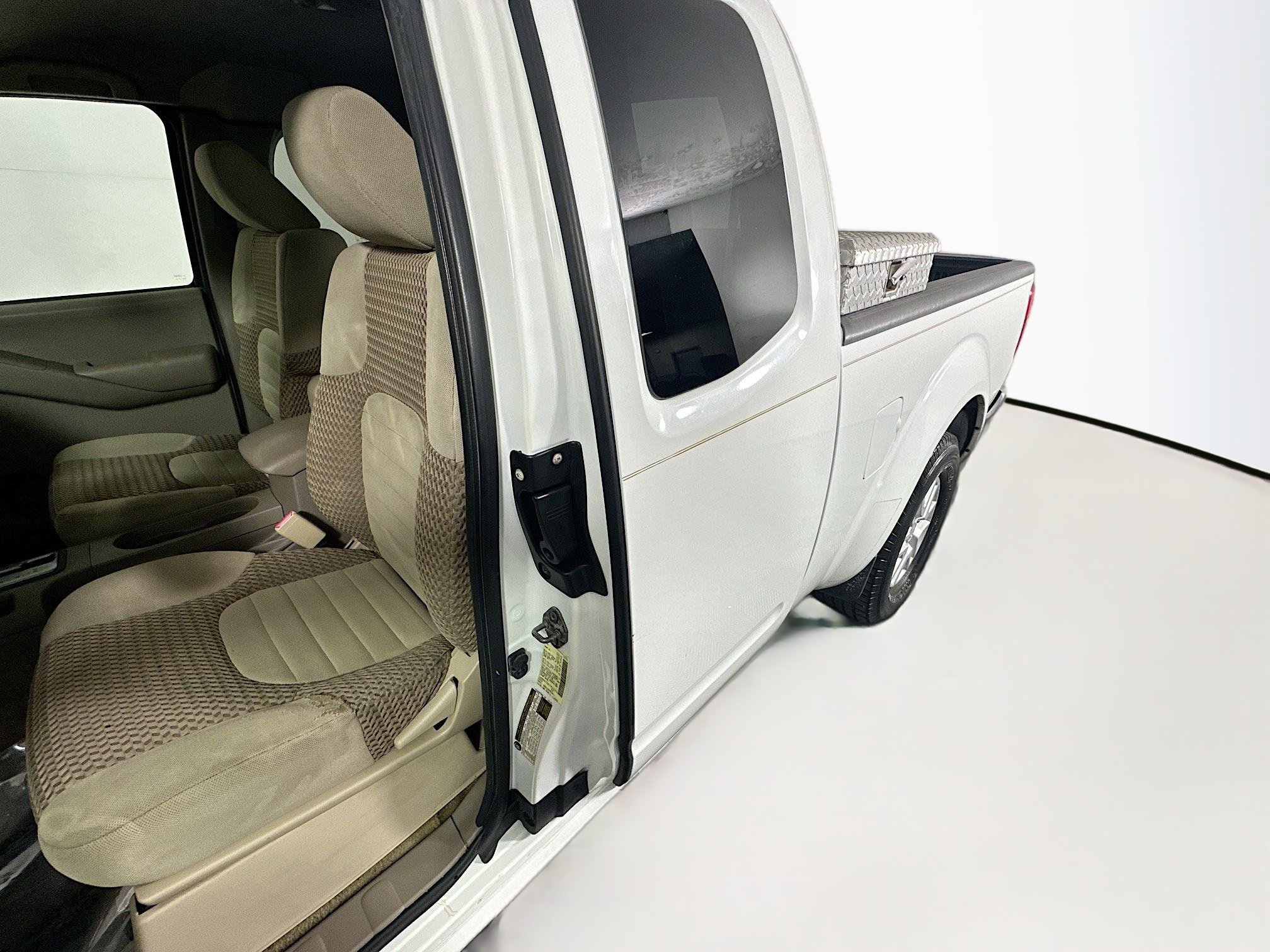 Used 2014 Nissan Frontier SV RWD image 12