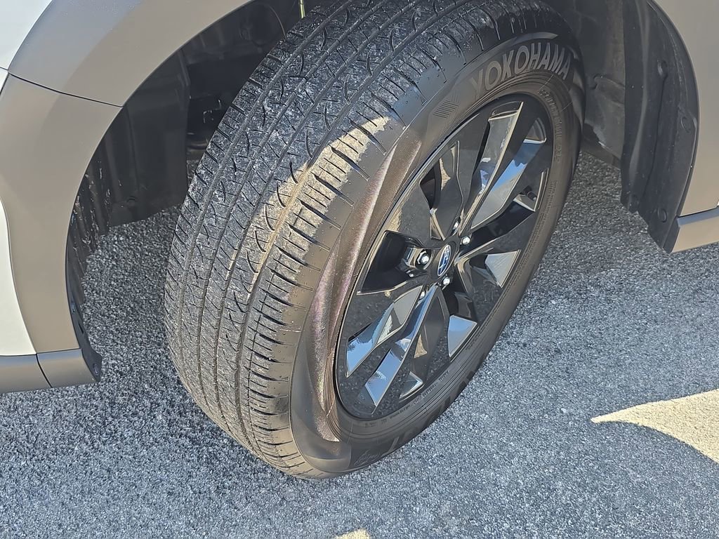 Certified 2025 Subaru Outback Onyx Edition AWD/4WD image 28