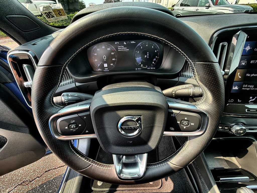Used 2021 Volvo XC40 T5 R-Design AWD/4WD image 23