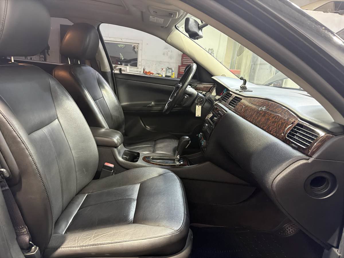 Used 2013 Chevrolet Impala LTZ FWD image 27