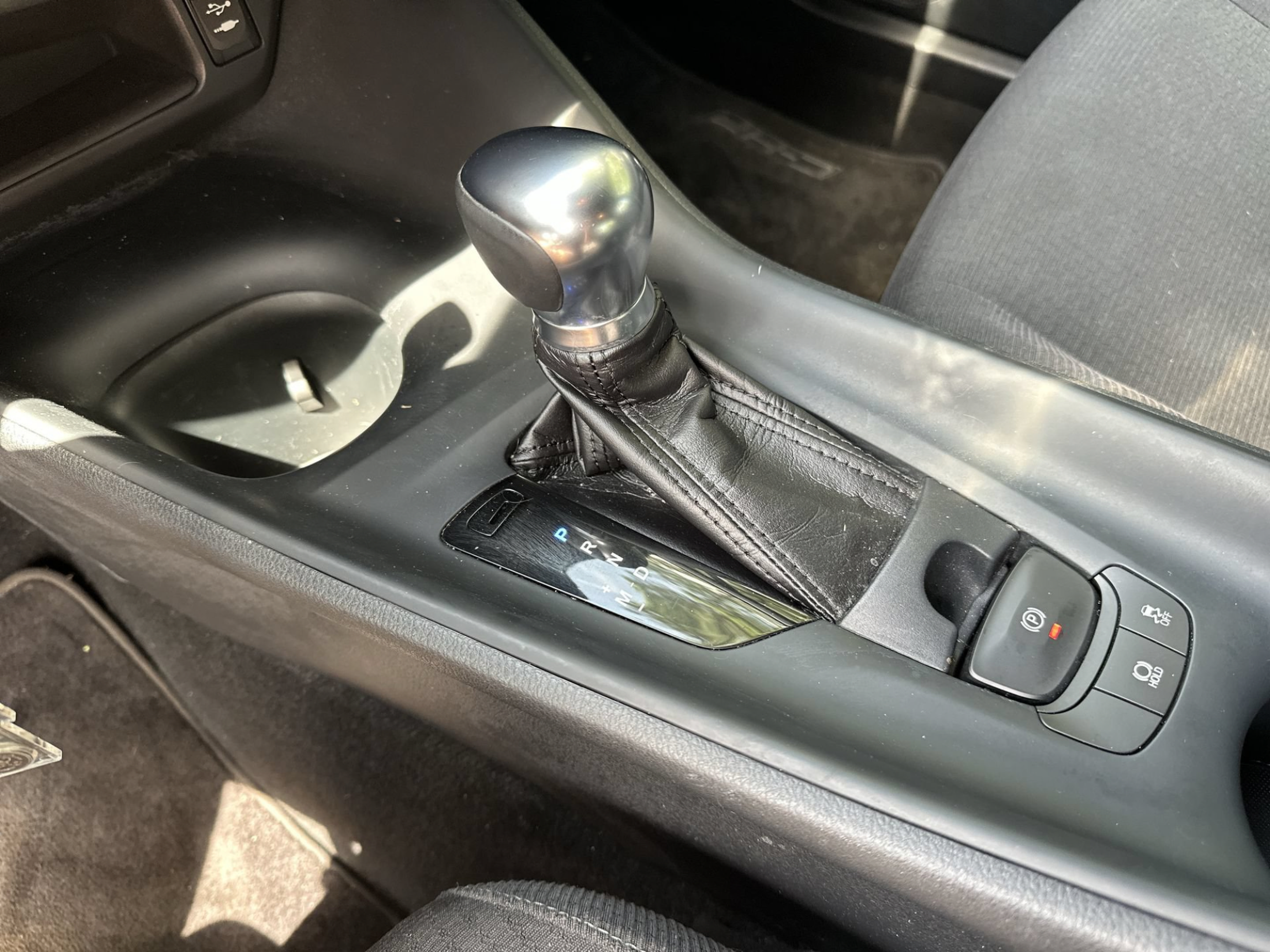 Used 2018 Toyota C-HR XLE FWD image 19
