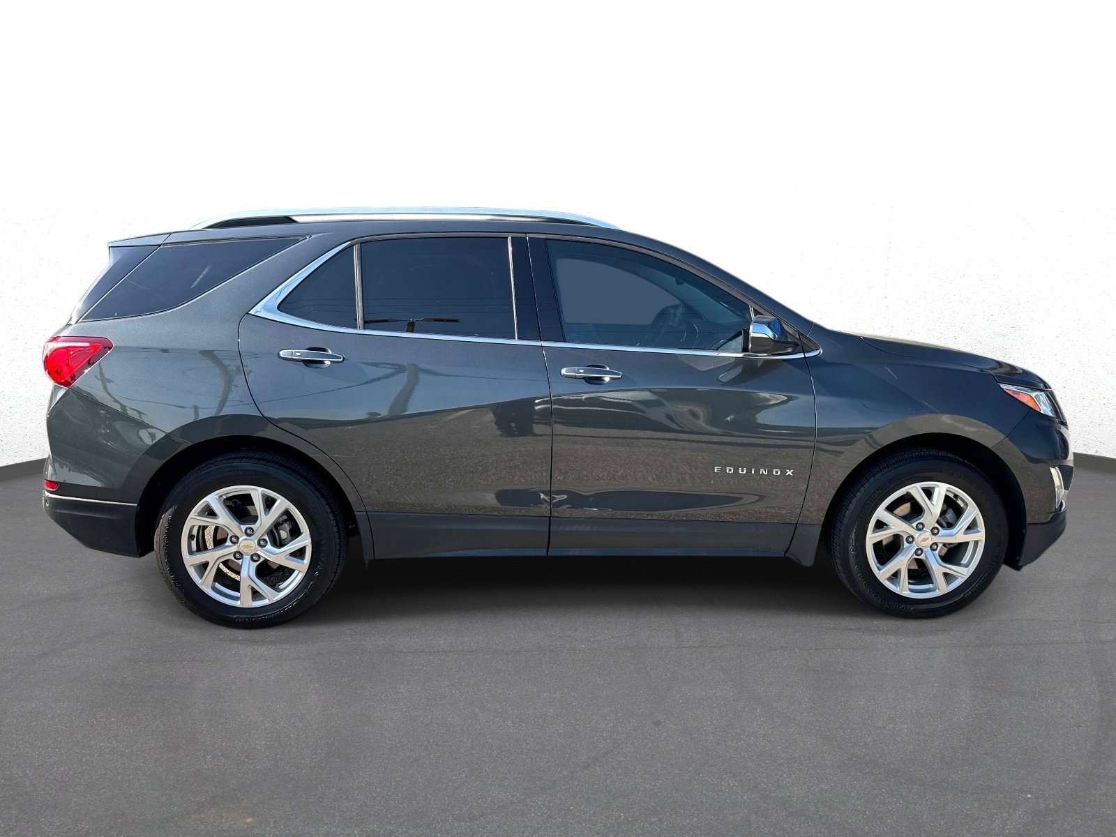 Used 2019 Chevrolet Equinox Premier AWD/4WD image 2