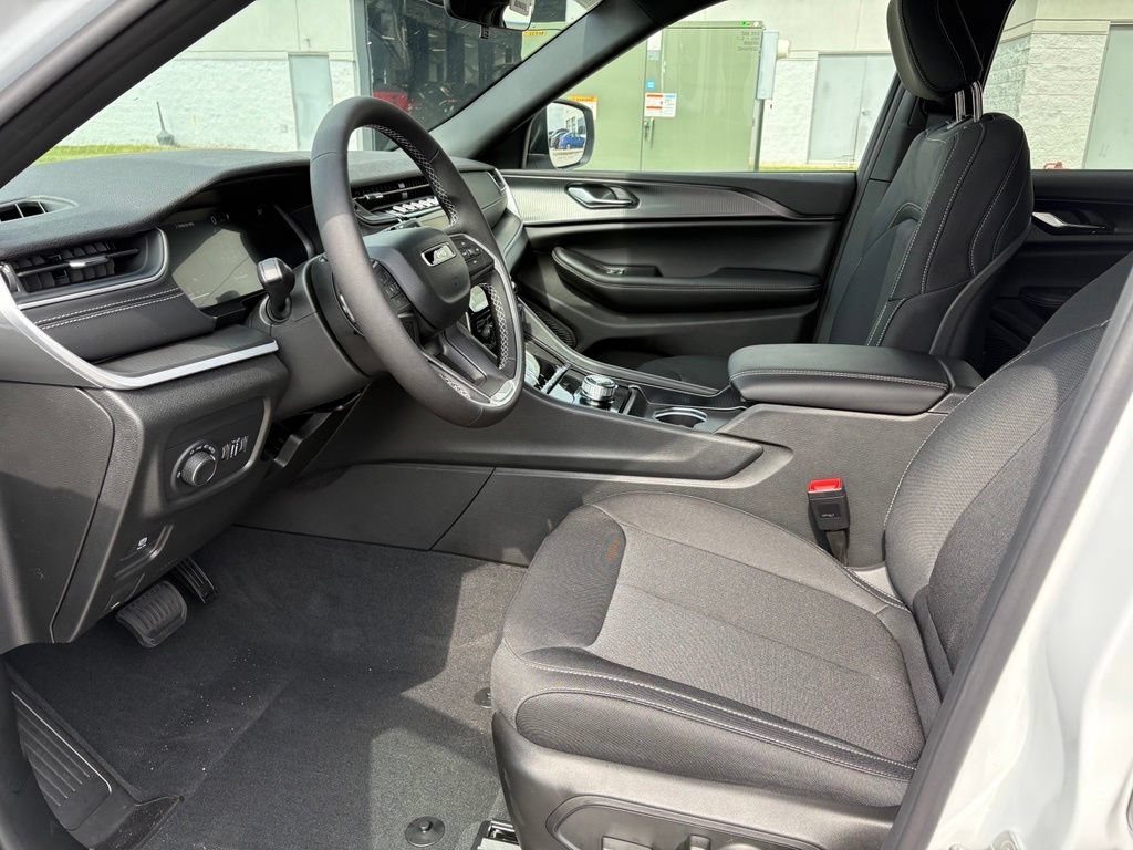 New 2026 Jeep Grand Cherokee L Laredo AWD/4WD image 7