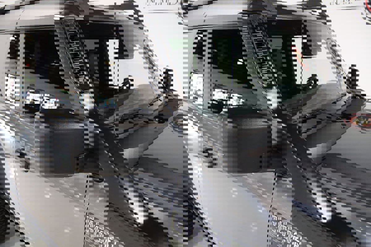 Used 2024 Ford Bronco Everglades image 8