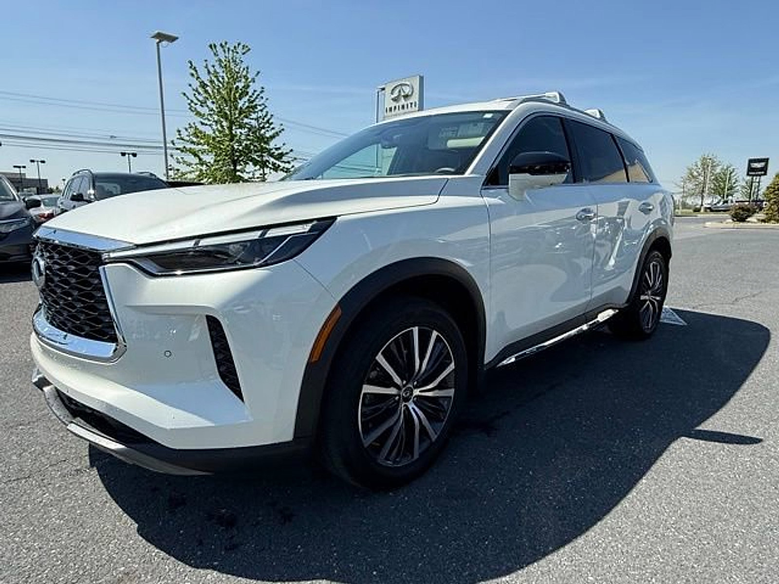 Certified 2025 INFINITI QX60 Sensory w/ Vision Package AWD/4WD image 5