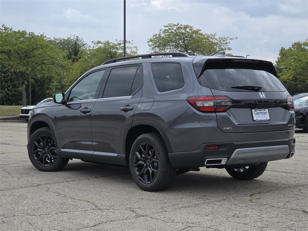 New 2025 Honda Pilot Touring image 17