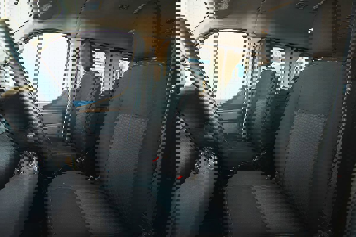 Used 2021 Ford Transit 350 XLT image 5