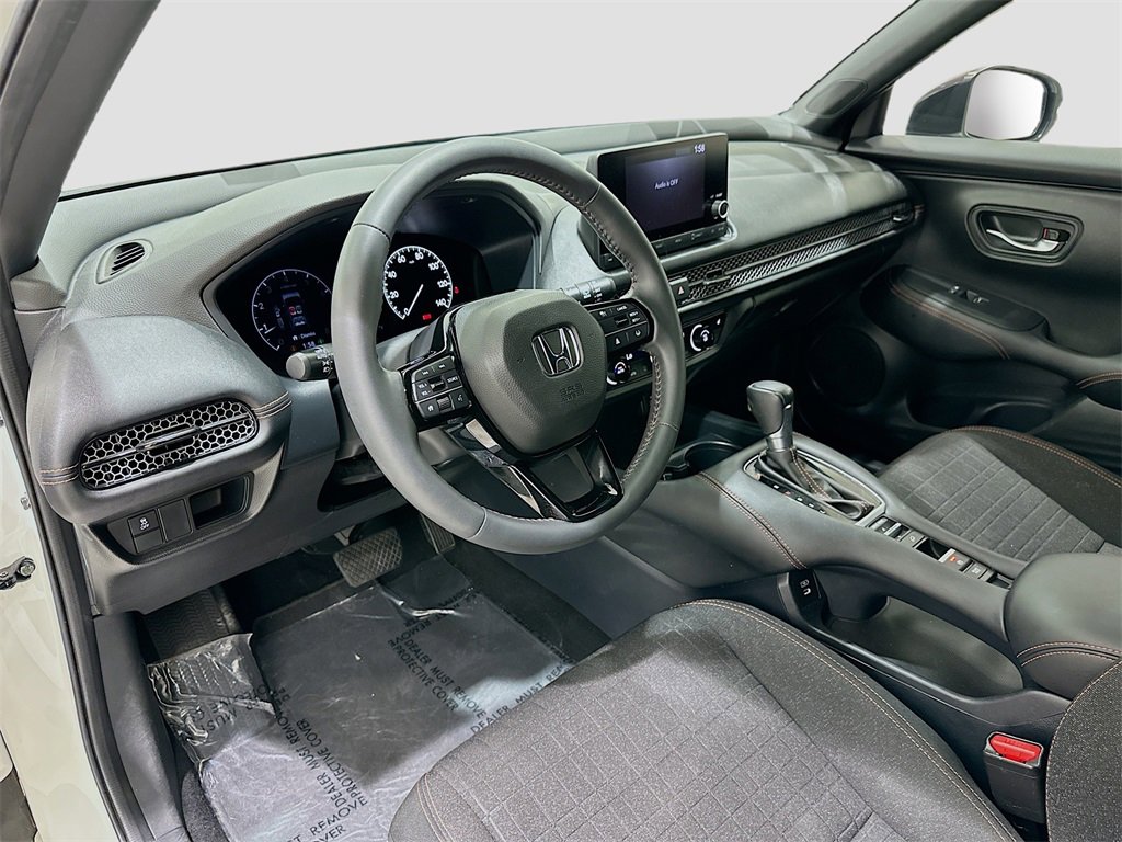Used 2024 Honda HR-V Sport image 9