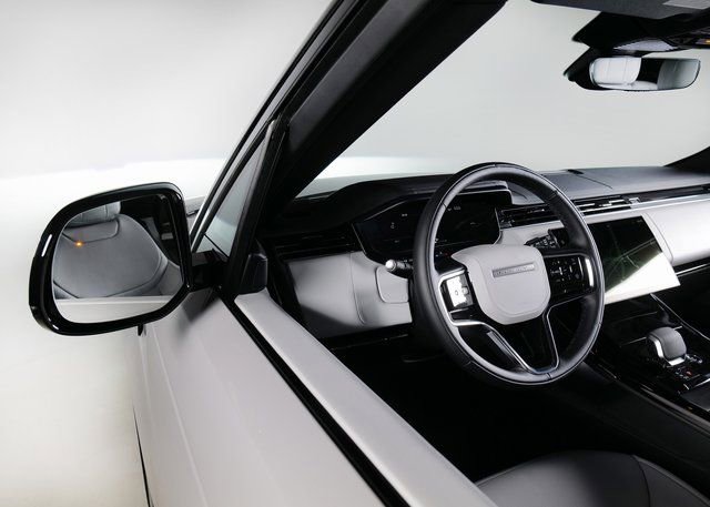 New 2025 Land Rover Range Rover Sport SE image 23