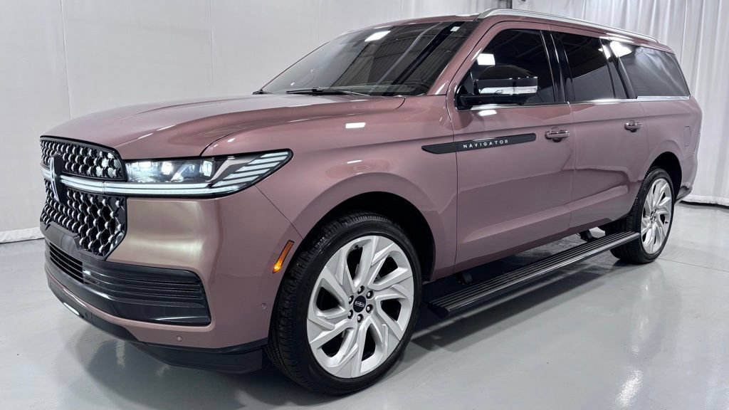 Used 2025 Lincoln Navigator L Black Label AWD/4WD video 1