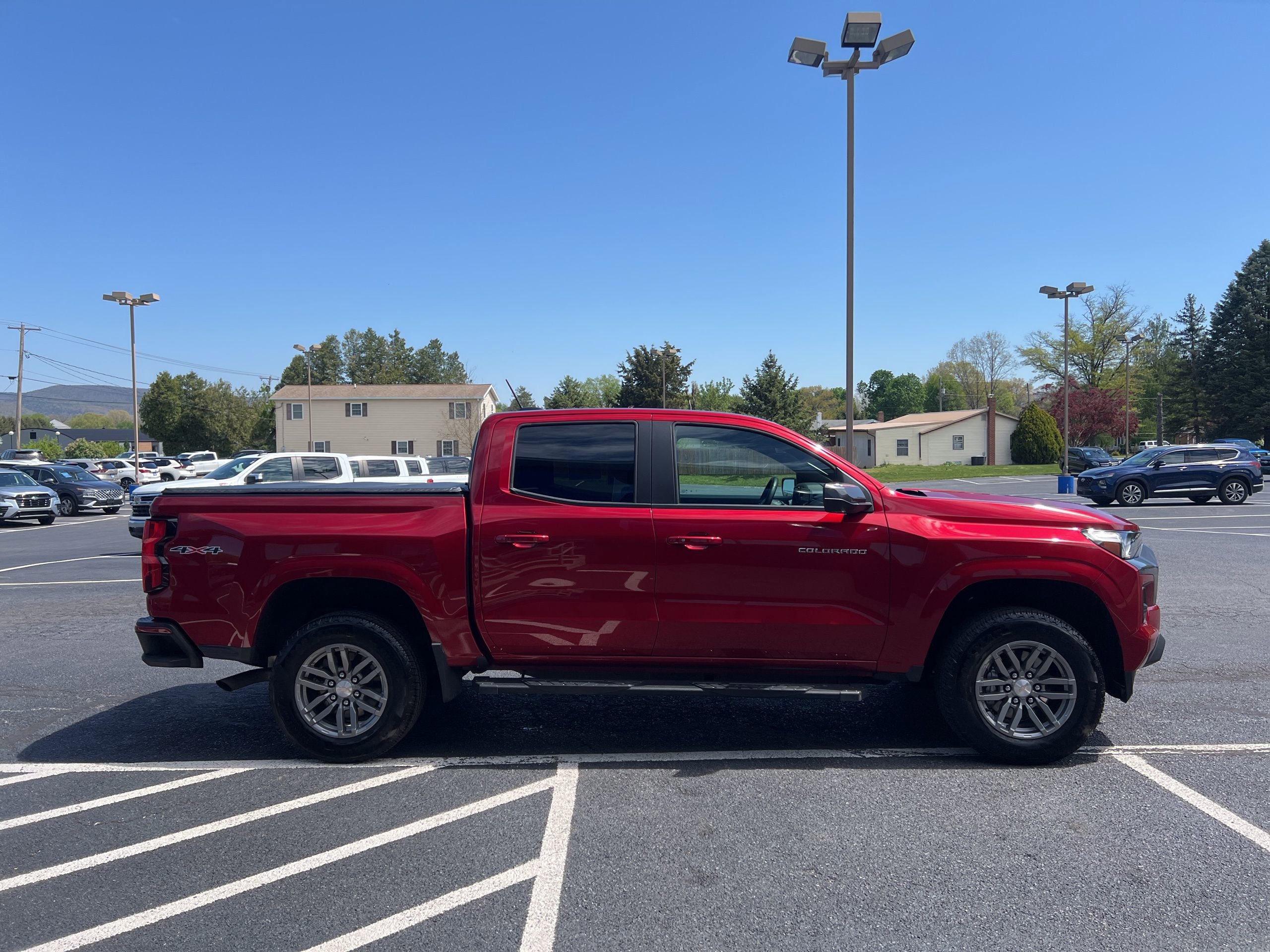 Used 2023 Chevrolet Colorado LT w/ LT Convenience Package II AWD/4WD image 7
