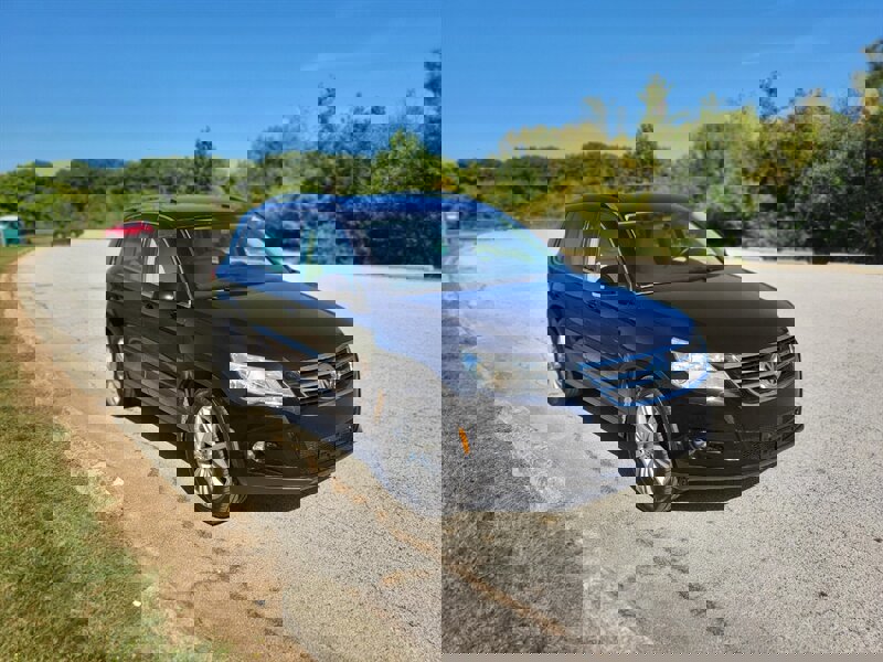 Used 2011 Volkswagen Tiguan SE image 5