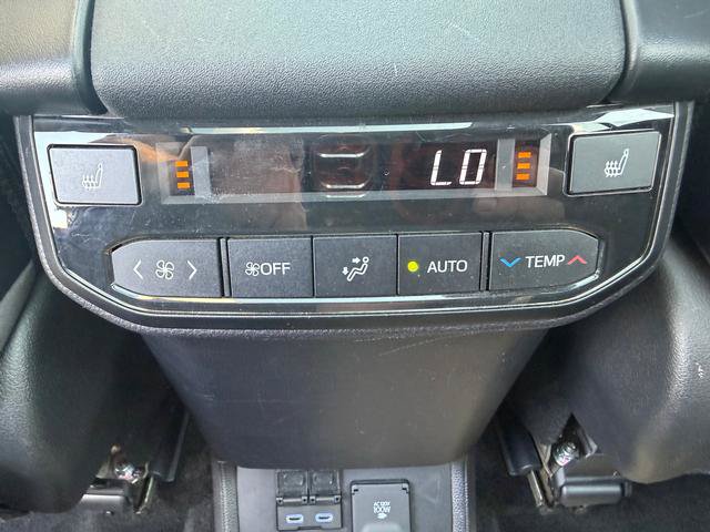 Used 2022 Toyota Highlander Platinum AWD/4WD image 21