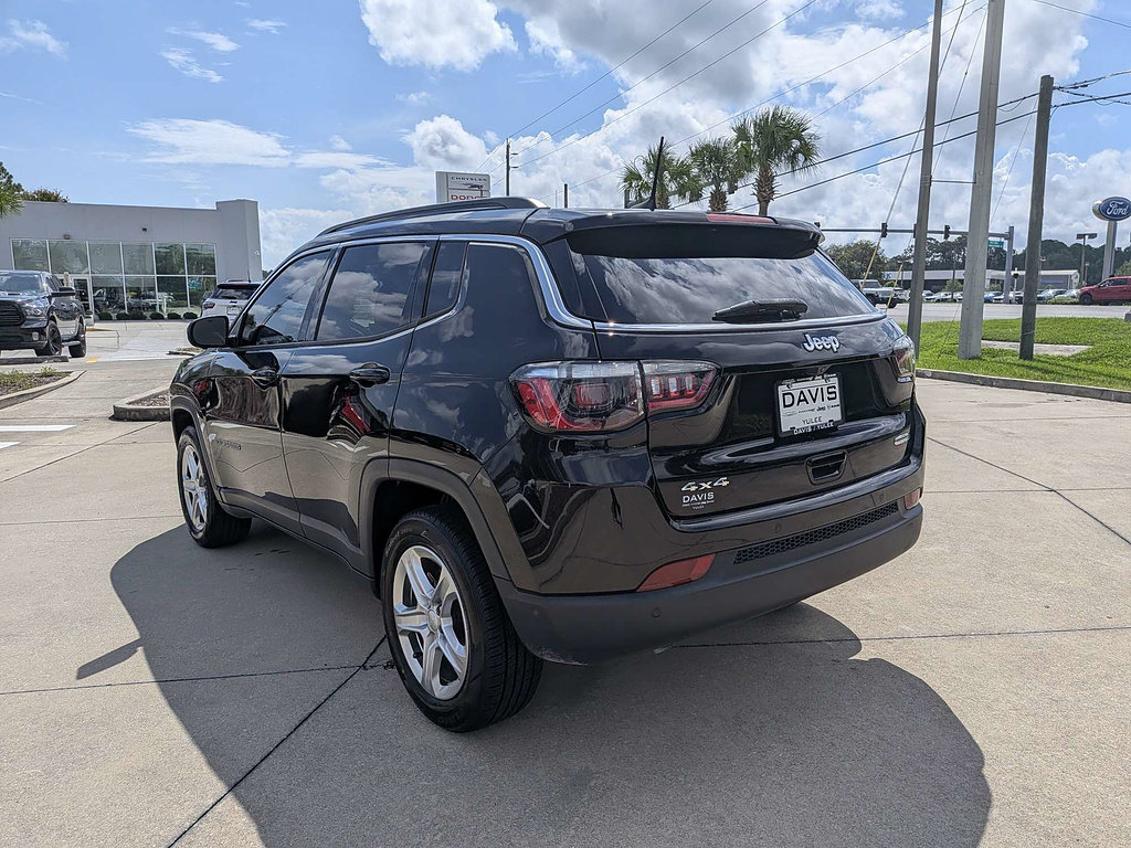 Used 2023 Jeep Compass Latitude w/ Convenience Group AWD/4WD image 6
