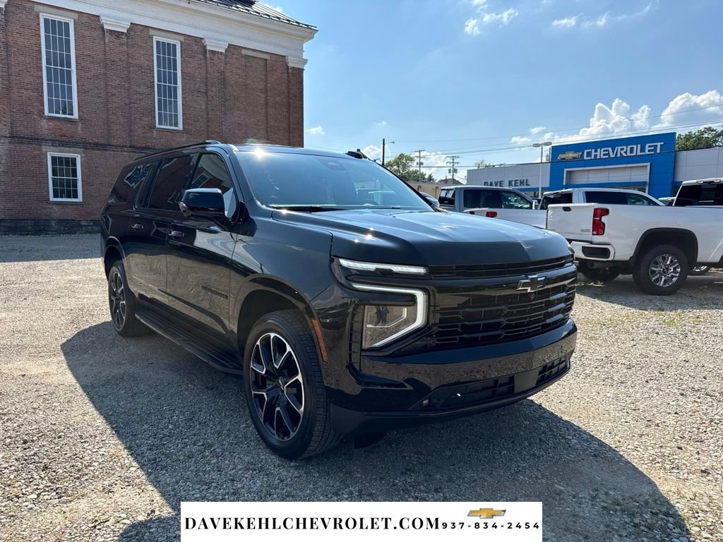 Used 2025 Chevrolet Suburban RST w/ Comfort Package AWD/4WD image 7