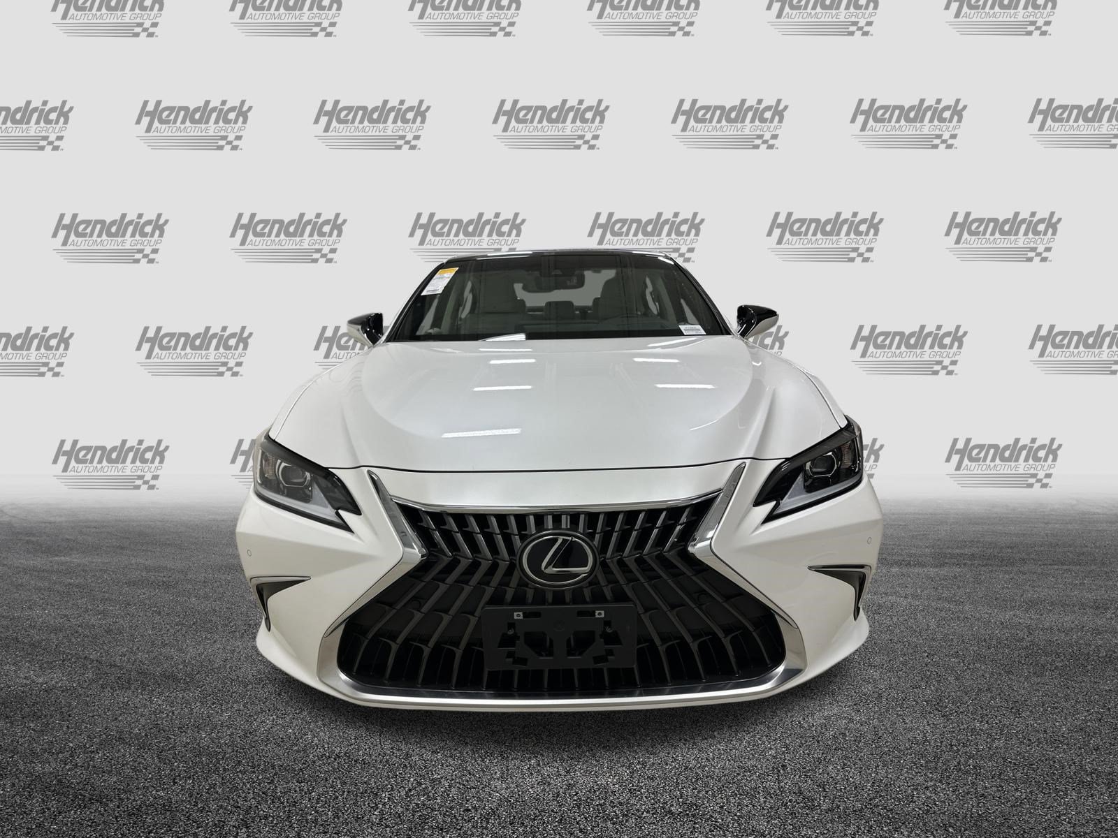 Used 2023 Lexus ES 350 w/ Accessory Package (Z2) FWD image 3