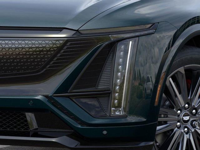 New 2026 Cadillac Lyriq V AWD/4WD image 10
