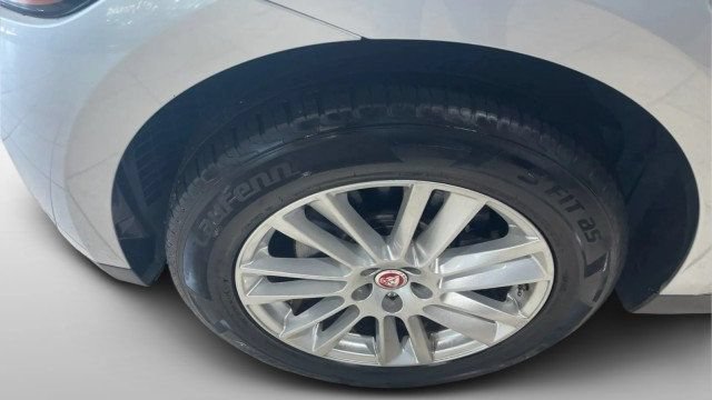 Used 2017 Jaguar F-PACE Prestige AWD/4WD image 8