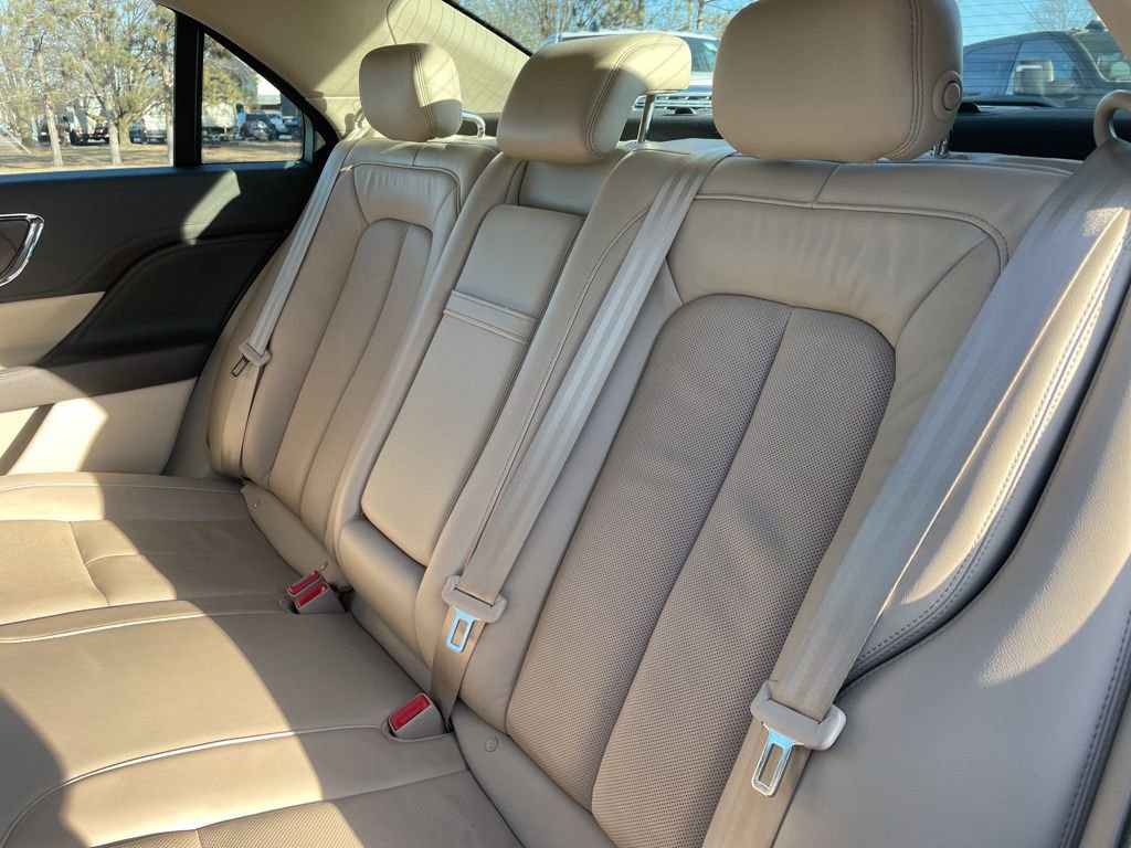 Used 2020 Lincoln Continental Standard w/ Premium Package image 29