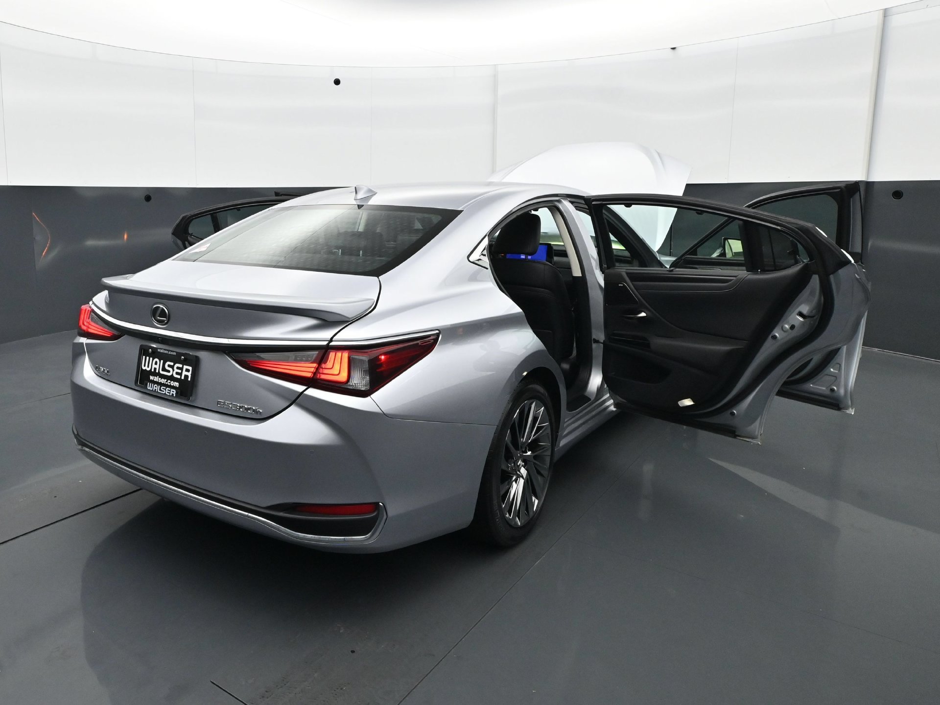 Used 2025 Lexus ES 300h FWD image 34