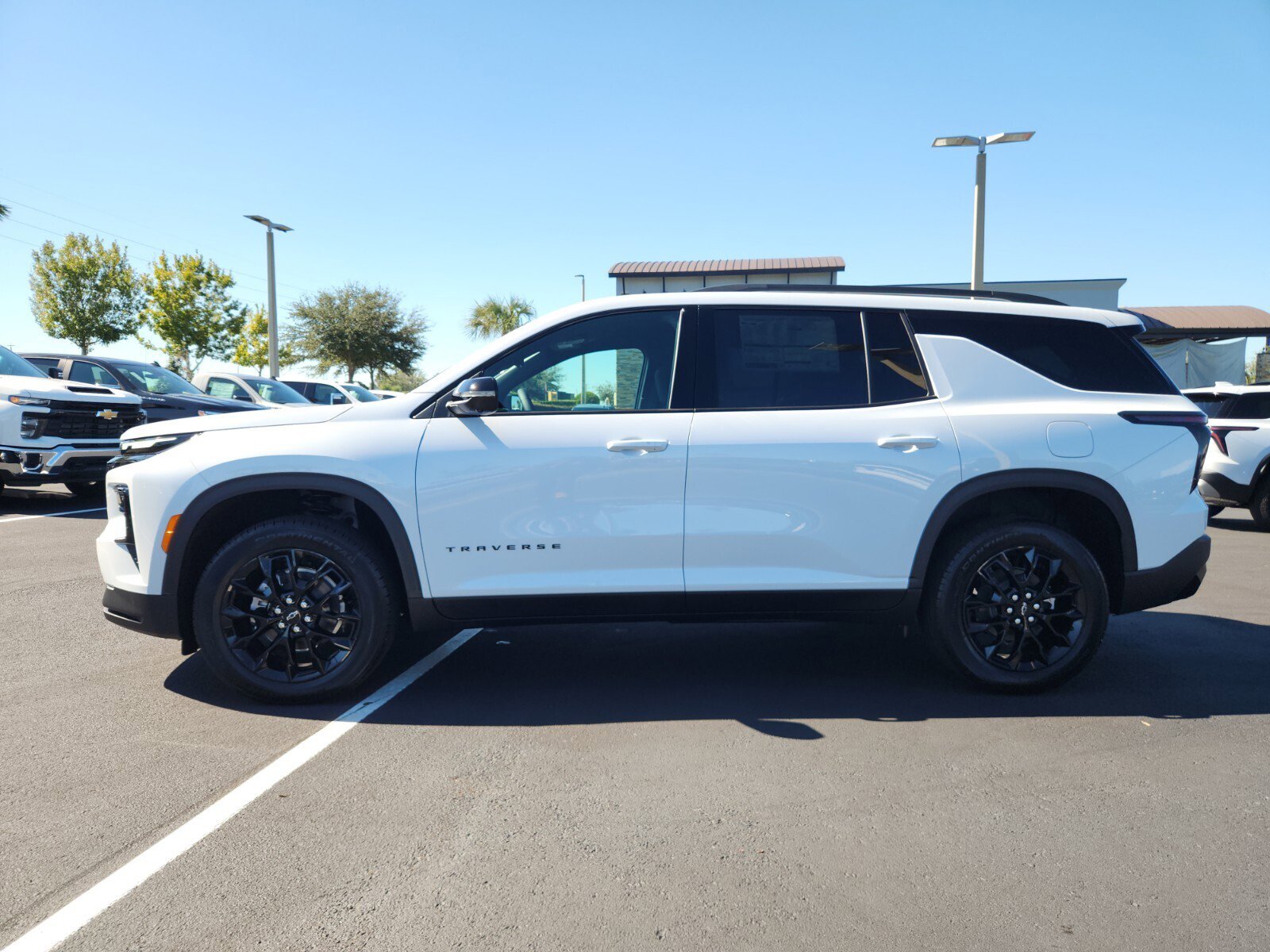 New 2026 Chevrolet Traverse LT image 3
