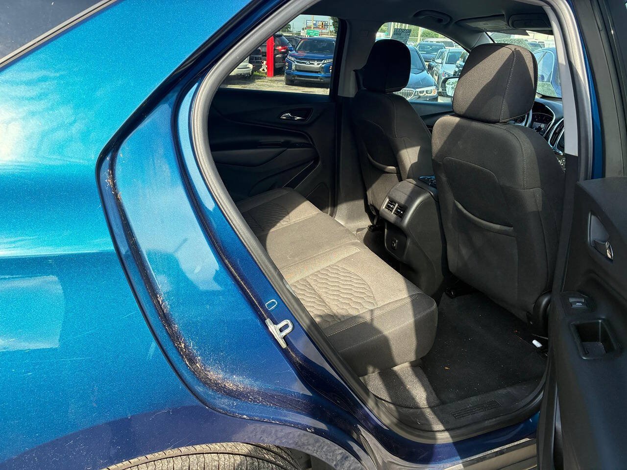 Used 2019 Chevrolet Equinox LT w/ Driver Convenience Package FWD image 9