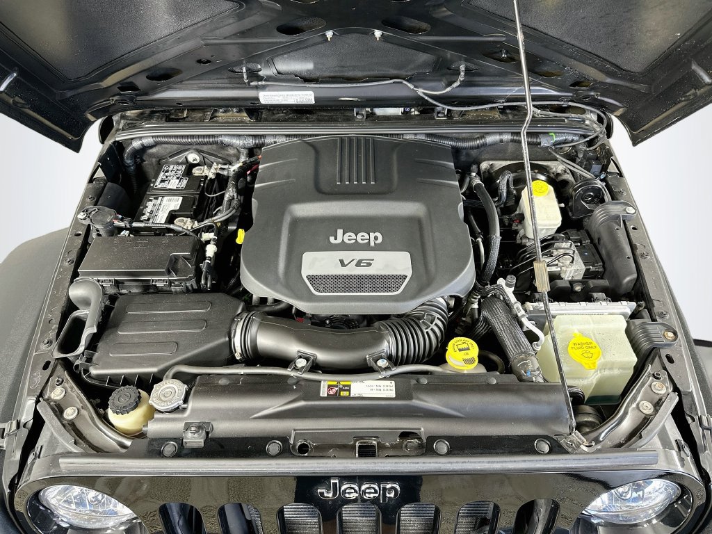 Used 2015 Jeep Wrangler Sport AWD/4WD image 32
