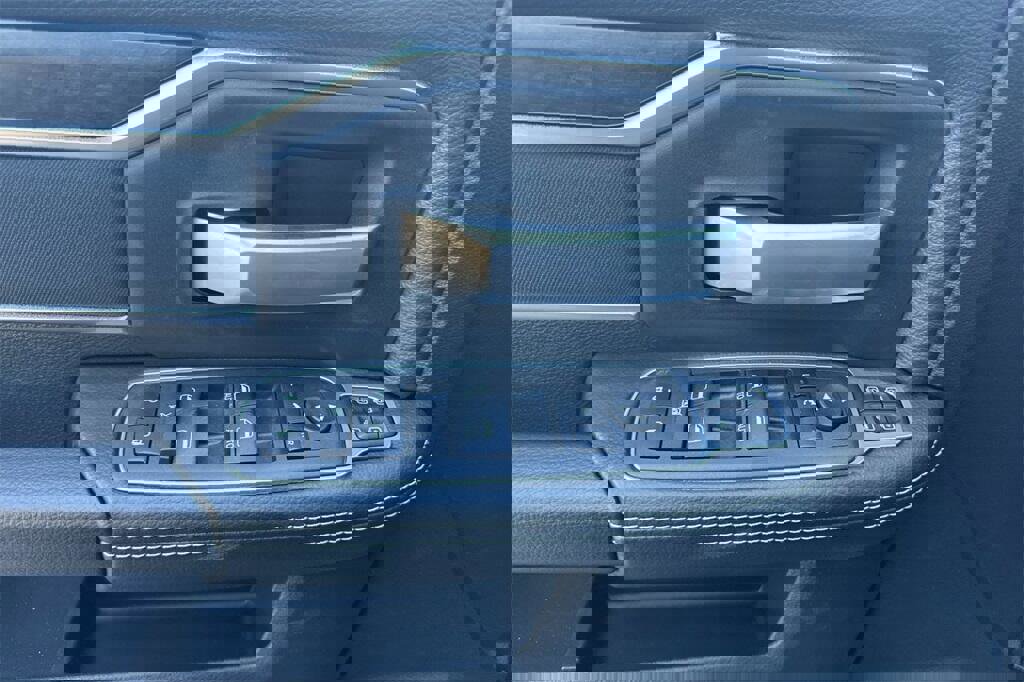 New 2024 RAM 2500 Big Horn w/ Night Edition image 8