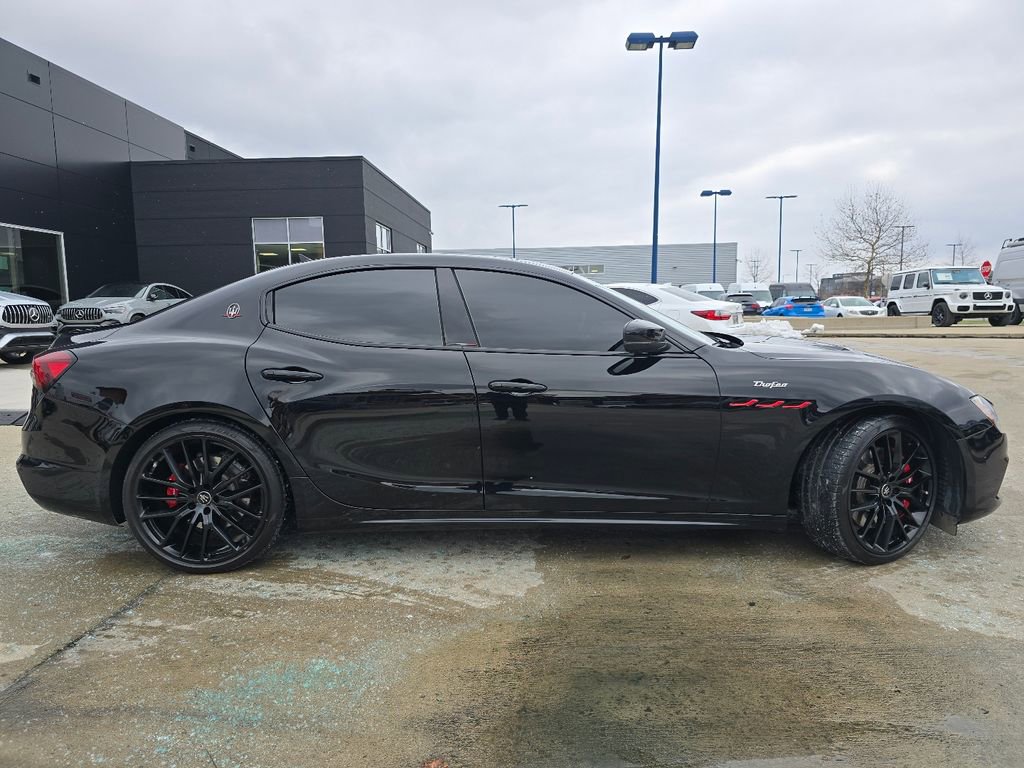 Used 2021 Maserati Ghibli Trofeo image 18