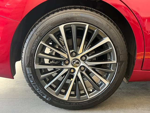 Used 2024 Lexus ES 300h w/ Premium Package FWD image 11