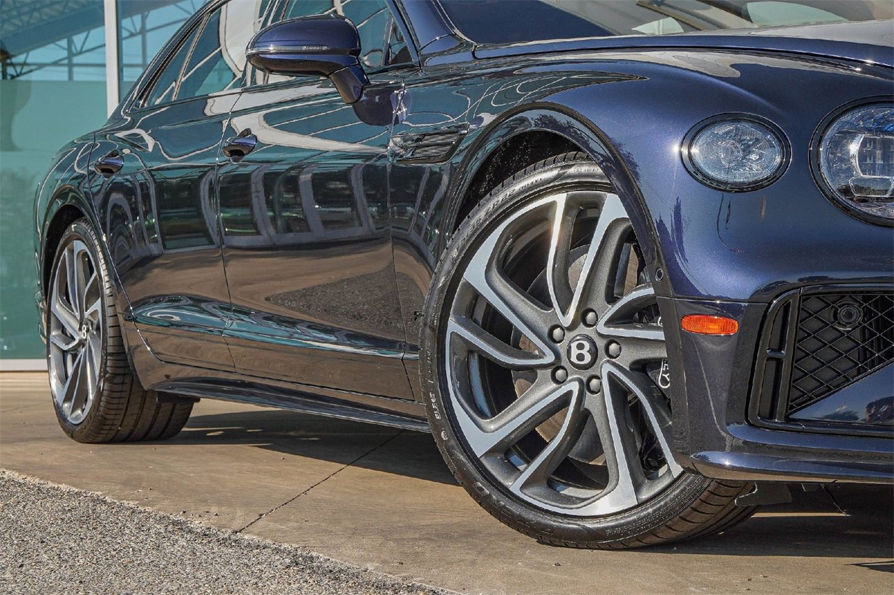 New 2026 Bentley Flying Spur Plug-In Hybrid image 6
