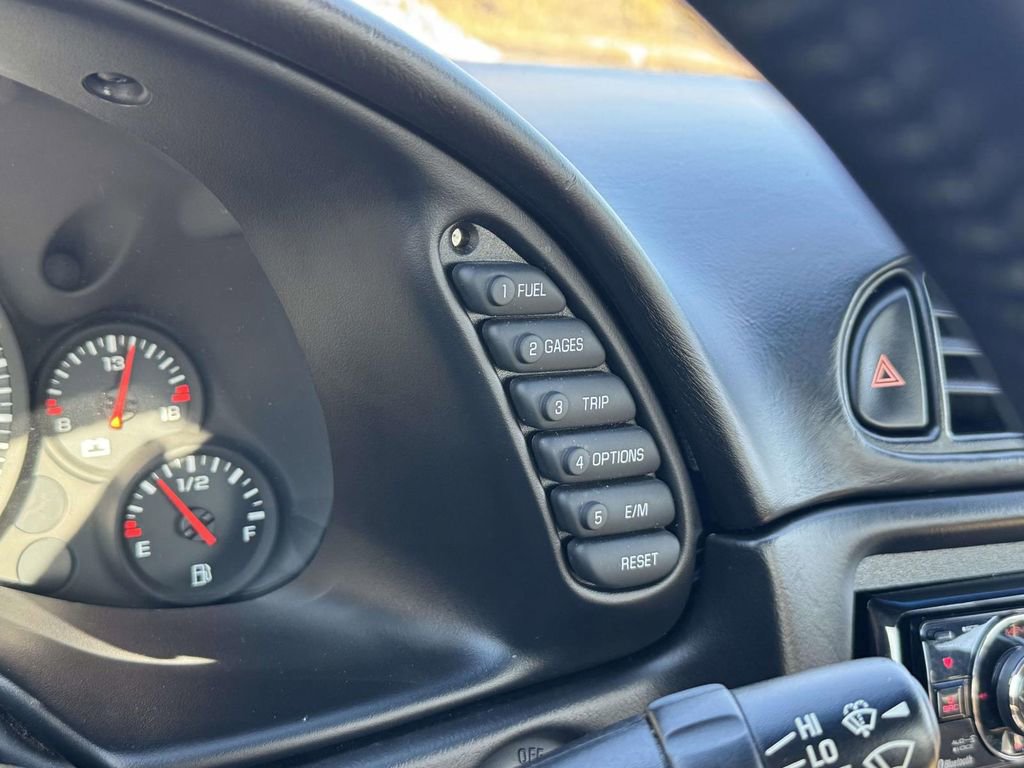 Used 2004 Chevrolet Corvette Coupe w/ Roof Package image 19