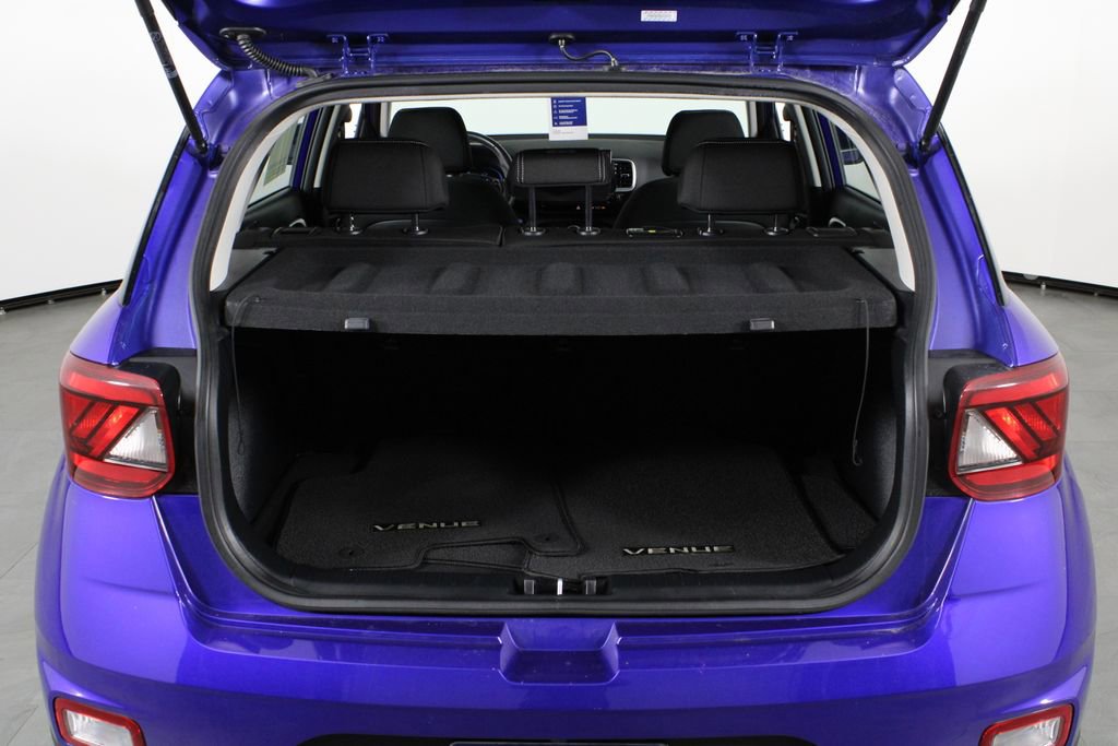 Certified 2024 Hyundai Venue SEL image 18