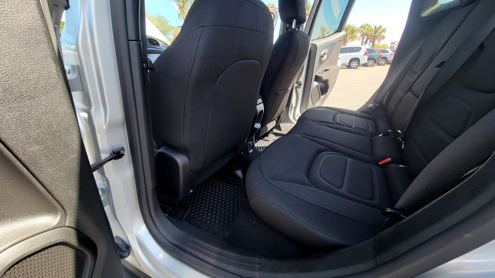 Used 2021 Jeep Renegade Latitude w/ Convenience Group image 34