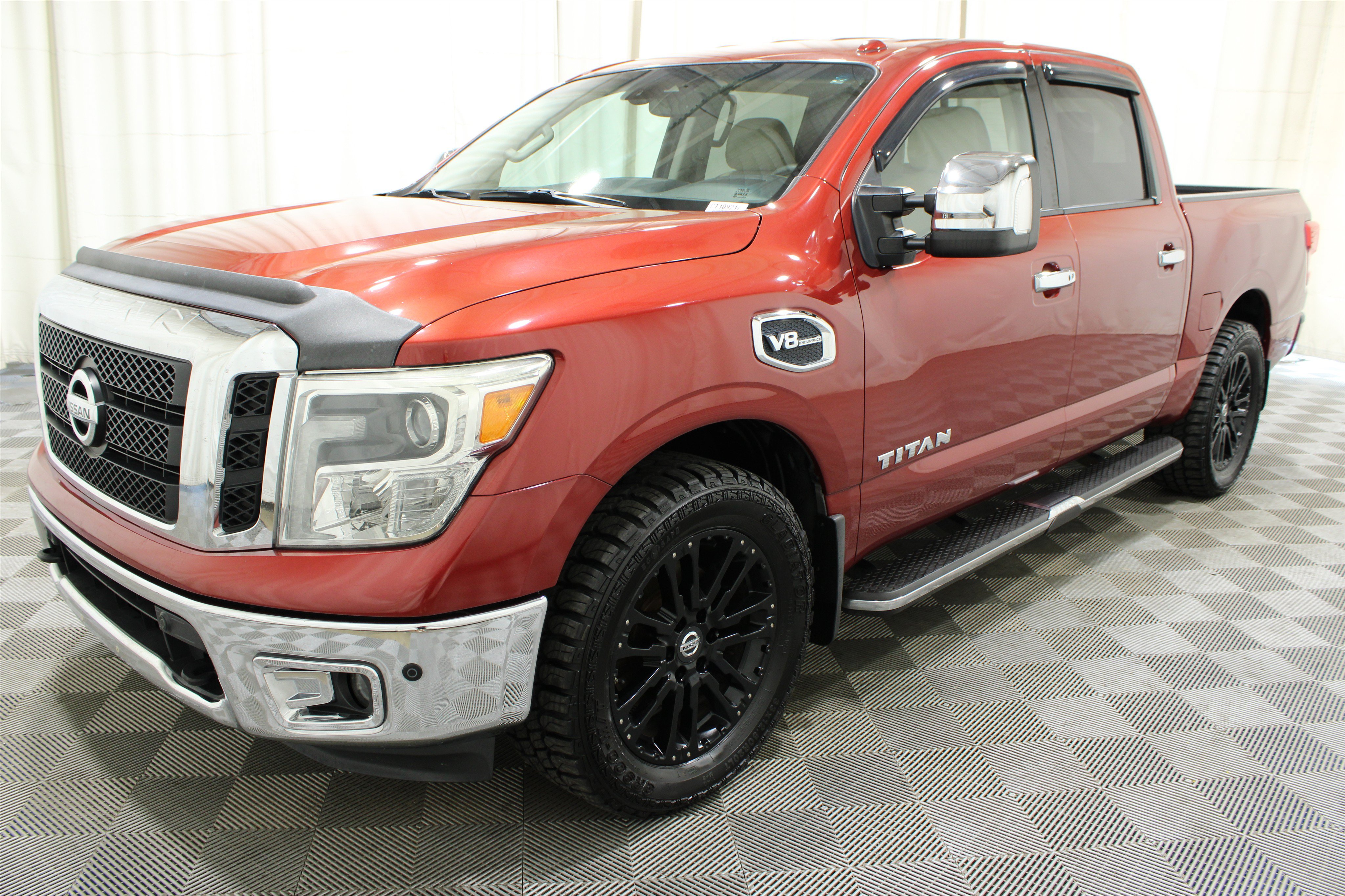 Used 2017 Nissan Titan SL w/ SL Towing Convenience Package RWD image 39