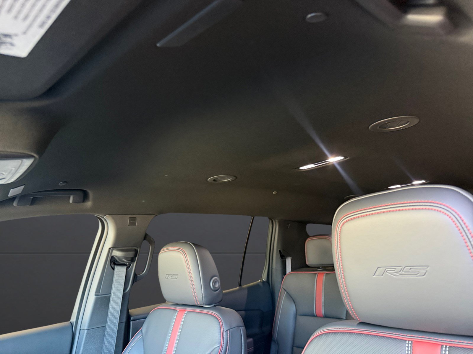 New 2027 Chevrolet Traverse RS w/ LPO, Floor Liner Package FWD image 22