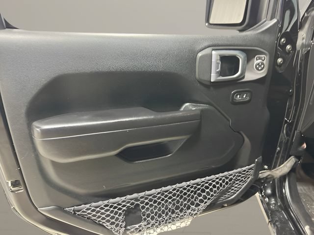 Used 2020 Jeep Gladiator Sport w/ Technology Group AWD/4WD image 11