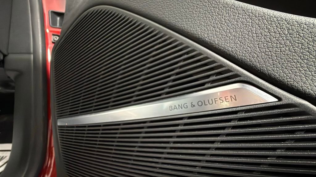 Used 2025 Audi SQ8 Premium Plus w/ 23" Wheel Package image 36