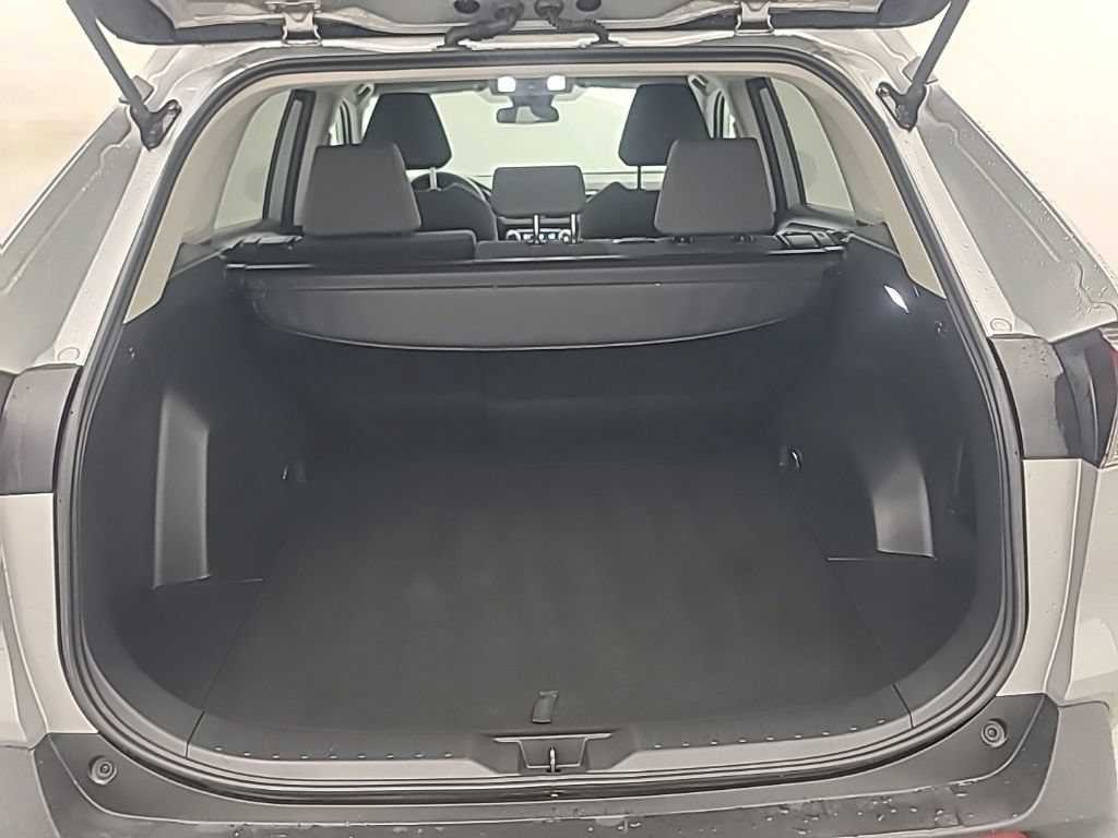 Used 2025 Toyota RAV4 XLE AWD/4WD image 18