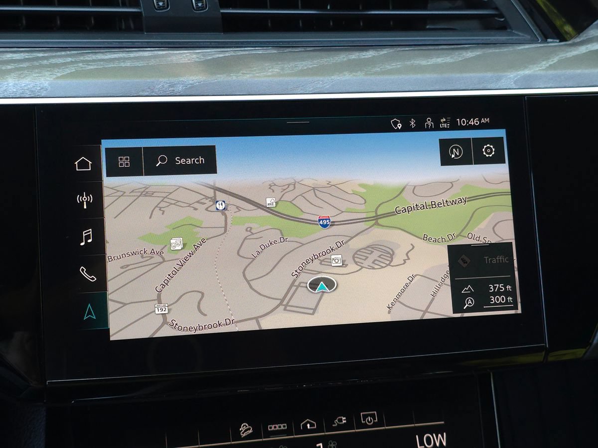 Used 2024 Audi Q8 e-tron Premium AWD/4WD image 35