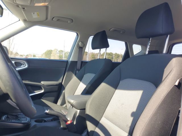 Certified 2025 Kia Soul LX image 13